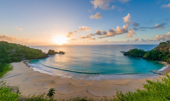 praia-dos-sanchos-sunset